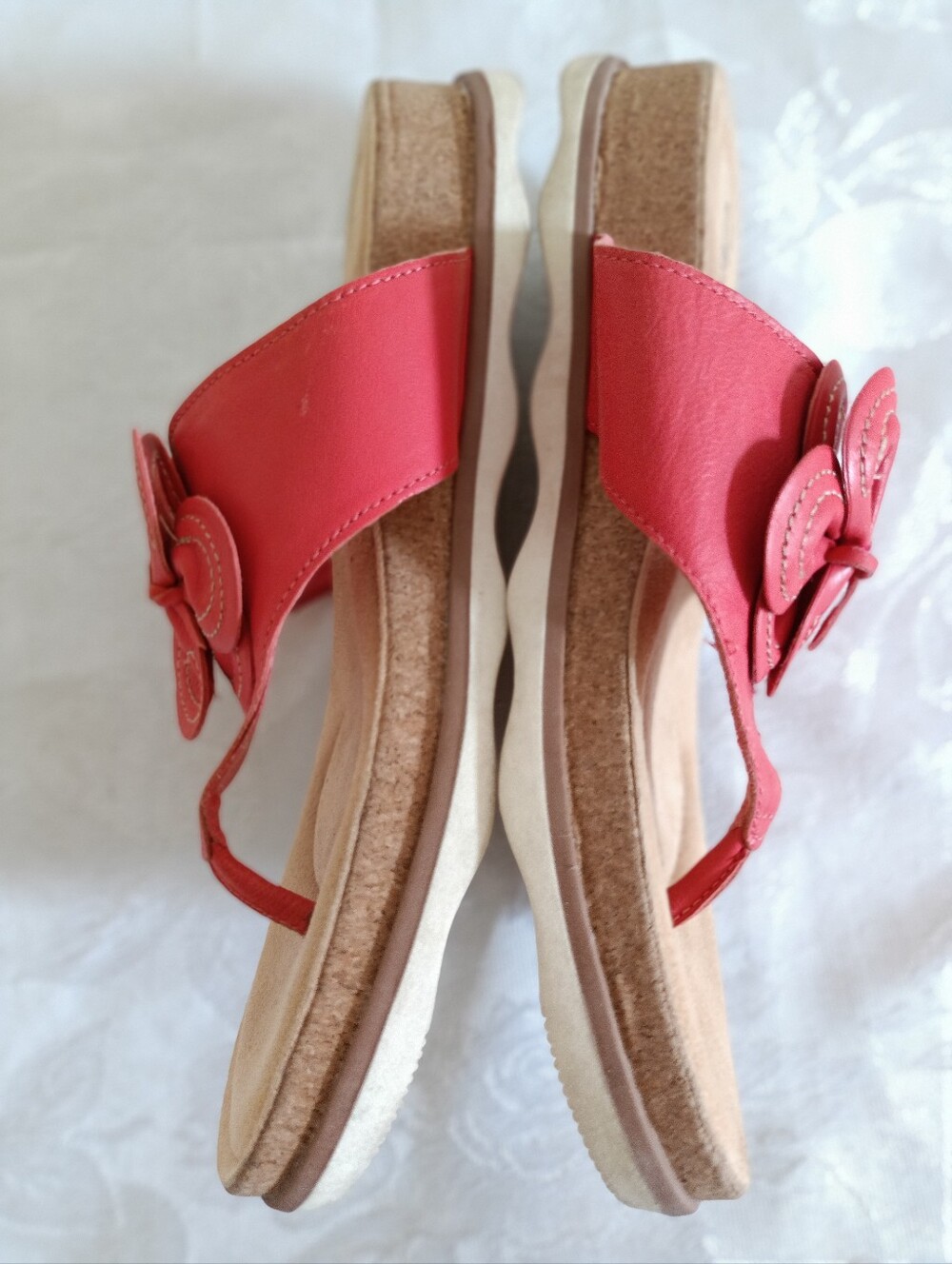 Clarks Leather Flower Thong Sandals Cushioned 8.5 Red - Picture 3 of 16